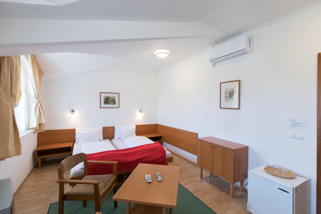 Couette-café Hello Balcsi Apartmanhaz 2*